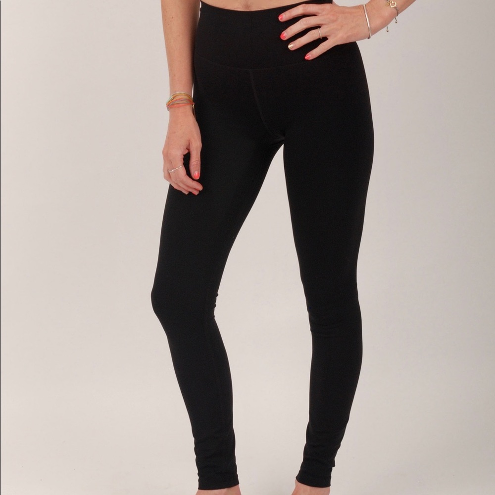 Black Brilliant Hi-Rise Legging 28" - Zyia